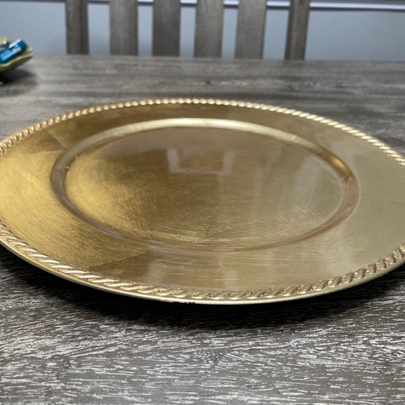 Gold charger plates , 59 chargers - Picture 6 of 11
